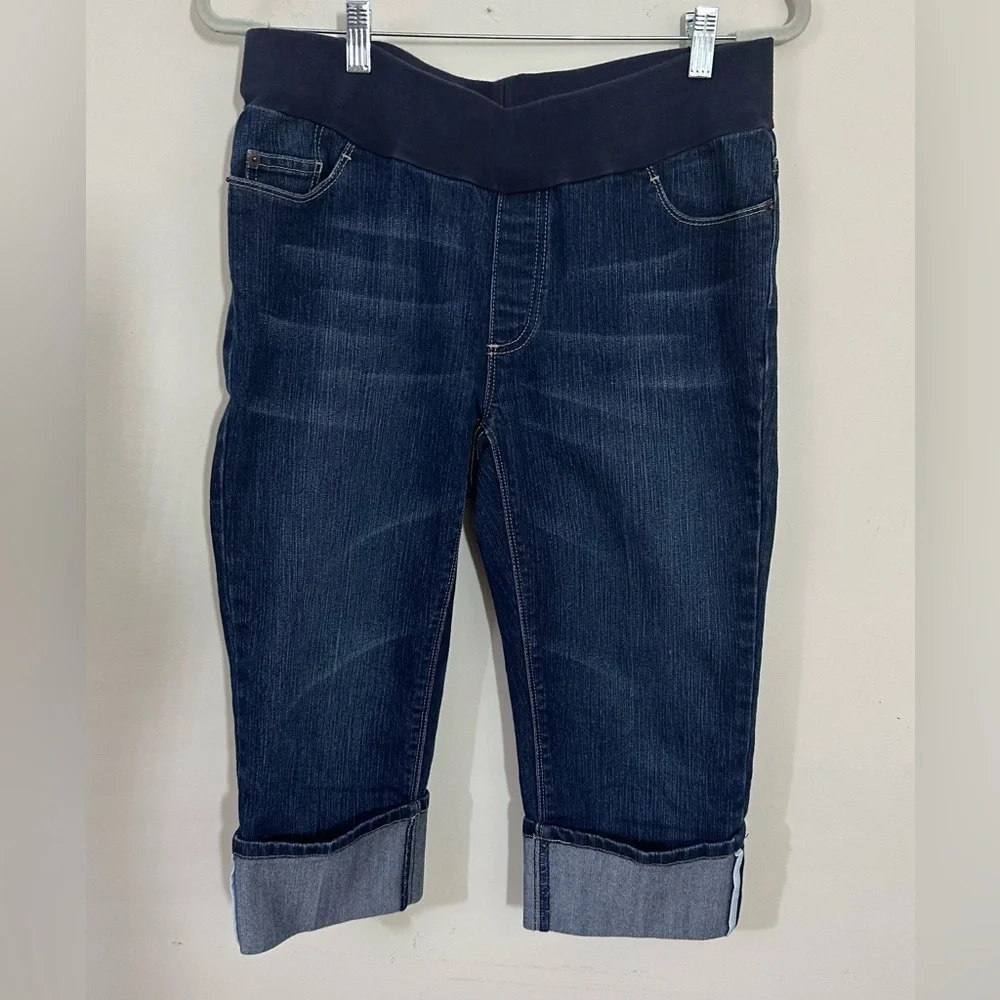 American Star Maternity sz med jean Capri with rolled up bottoms